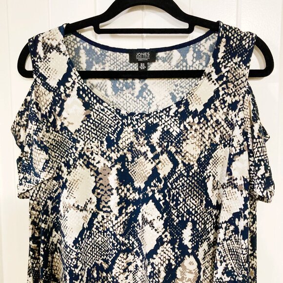 JONES NEW YORK Black snake print cold shoulder short sleeve top ~ MEDIUM LARGE - Picture 3 of 15